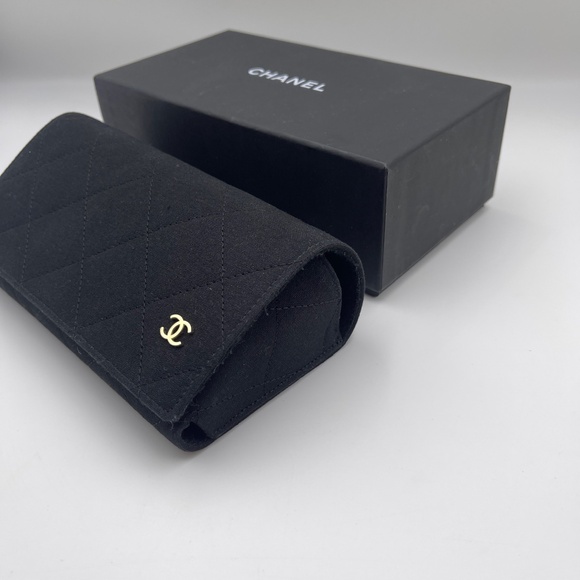 CHANEL Black Glasses Sunglasses Soft Case and box Quilted Fabric Gold CC Logo - Picture 7 of 12